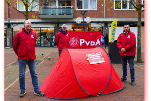 PvdA Huizen zoekt kiezers op.